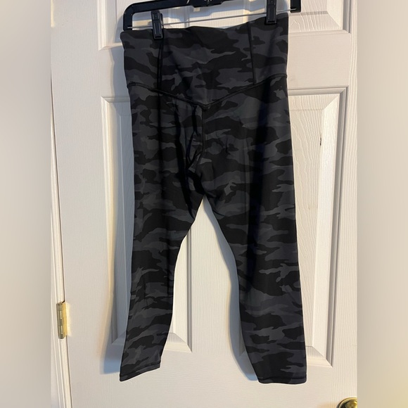 Athleta Elation Camo 7/8 Tight Medium Petite - Picture 3 of 8